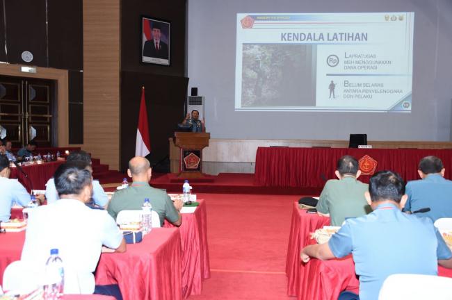 Kasum TNI : Kesiapsiagaan Unsur SatuTNI Melalui Pembinaan Operasi dan Latihan